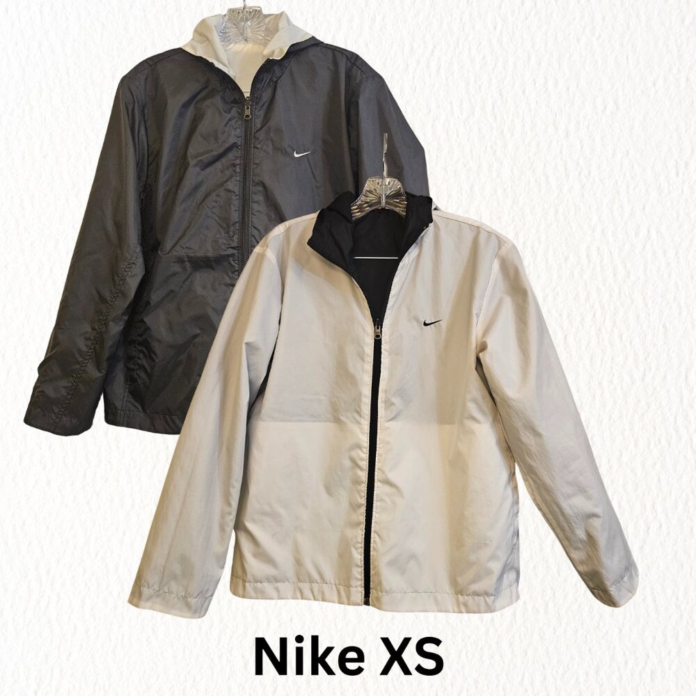 Nike Reversible Hooded Windbreaker size XS 0-2 B/W Like New Condition! AE-1599